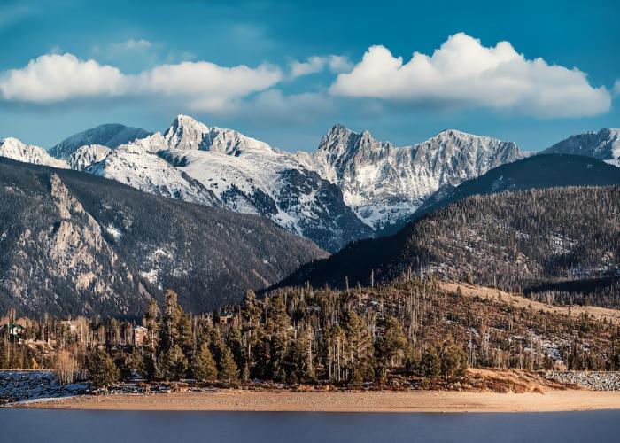 Mountains in Colorado near Grand Lake at daytime