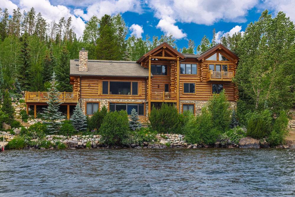 cabin on lake in Grand Lake, Colorado